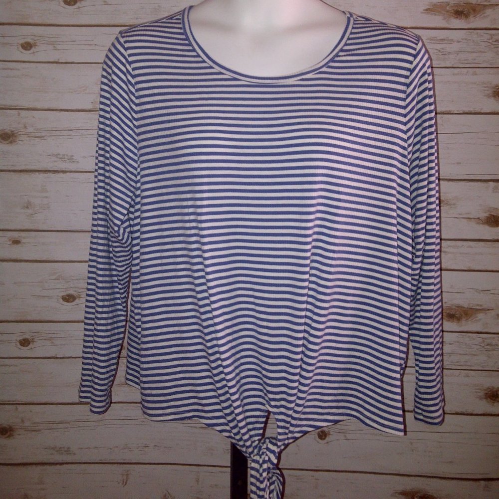 PLUS STRIPPED FRONT TIE TOP = SIZE 3XL ( FITS 2X)